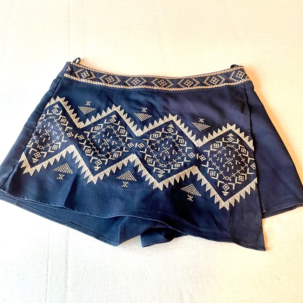 Sweet Wanderer Aztec skort. Sexy and cute at the same time!